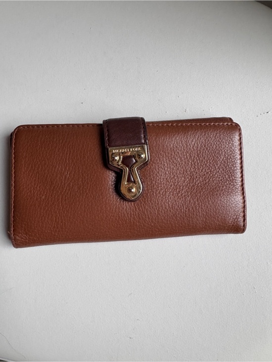 Michael Kors Handbags - Michael Kors Two-Tone Brown Leather Snap Continental Wallet